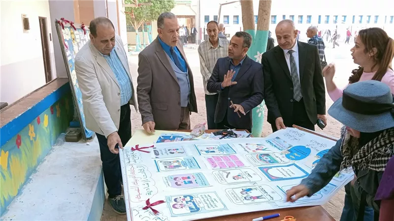 مدير تعليم أسيوط يزور مدارس أبنوب ويشيد بتطبيق برامج علاج الطلاب الضعاف