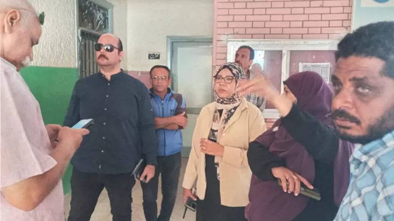 جولة ميداينة لحى الأربعين بالسويس لمتابعة اللجان الانتخابية لمجلس النواب| صور