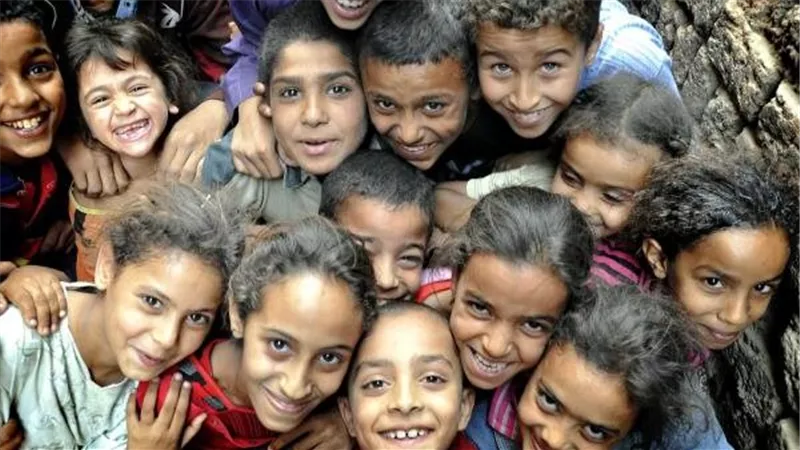 في اليوم العالمي لحقوق الطفل.. خبير يحذر: السوشيال ميديا تهدد مستقبل الأطفال