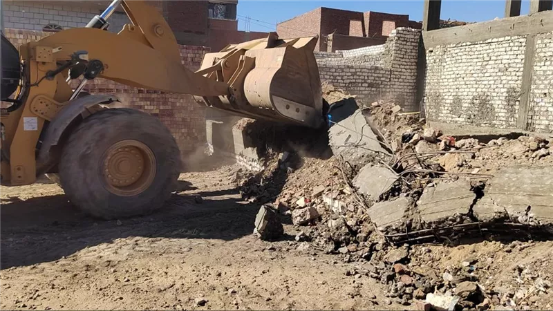 محافظ أسيوط: استرداد أكثر من 4 آلاف متر مربع وإزالة 29 حالة تعدي بالموجة 27