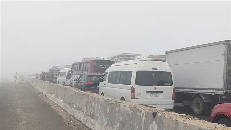 الشبورة الكثيفة تتسبب في غلق بوابات الخطاطبة وتوقف الحركة على الطريق الإقليمي