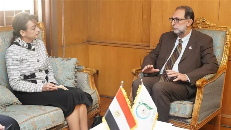 رئيس الهيئة القومية لسلامة الغذاء يستقبل سفيرة جمهورية رومانيا بالقاهرة