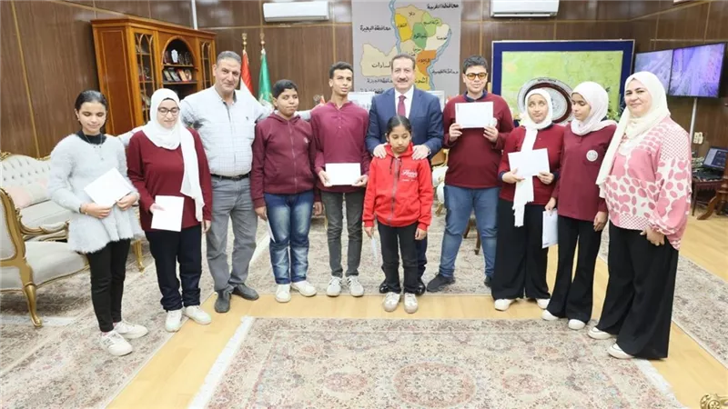 محافظ المنوفية يكرم الطلاب المتفوقين بمدرسة النور للمكفوفين بشبين الكوم