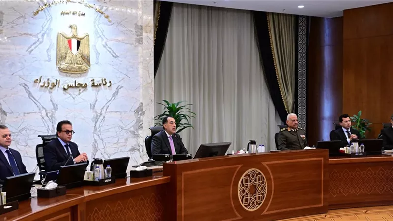 رئيس الوزراء يوافق على تخصيص أراضٍ لإقامة قرى الظهير الصحراوي