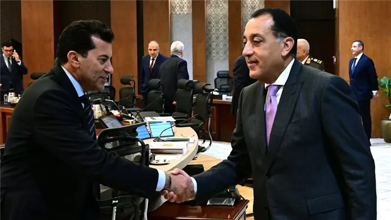 خلال اجتماعه مع مدبولي.. وزير الشباب يستعرض إنجازات المشروع القومي للموهبة