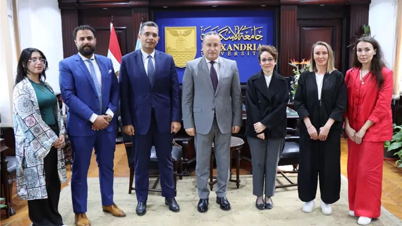 رئيس جامعة الإسكندرية يستقبل وفد شركة «روس أتوم» لبحث آفاق التعاون 