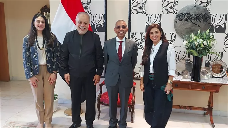 أشرف زكي يشيد بحفاوة استقبال ياسر شعبان خلال مشاركته في مهرجان الخليج 