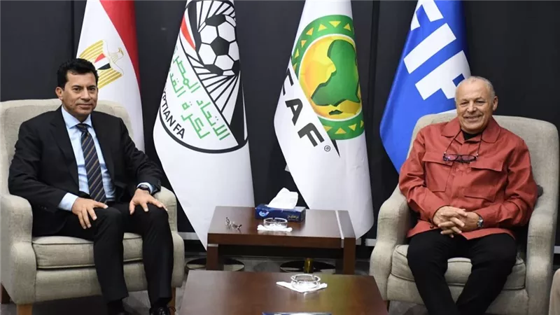 لدعم المنتخبات والناشئين.. التفاصيل الكاملة لجلسة هاني أبوريدة ووزير الرياضة