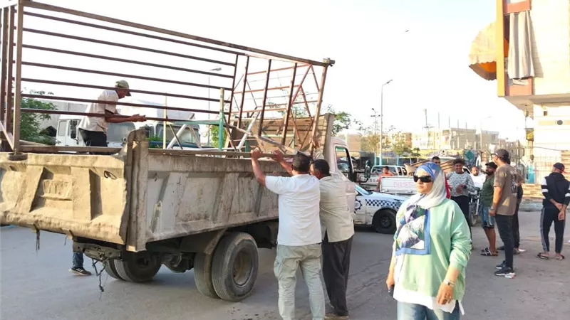 حملة مكبرة رفع الإشغالات والتعديات على حرم الطريق والأرصفة بالسويس