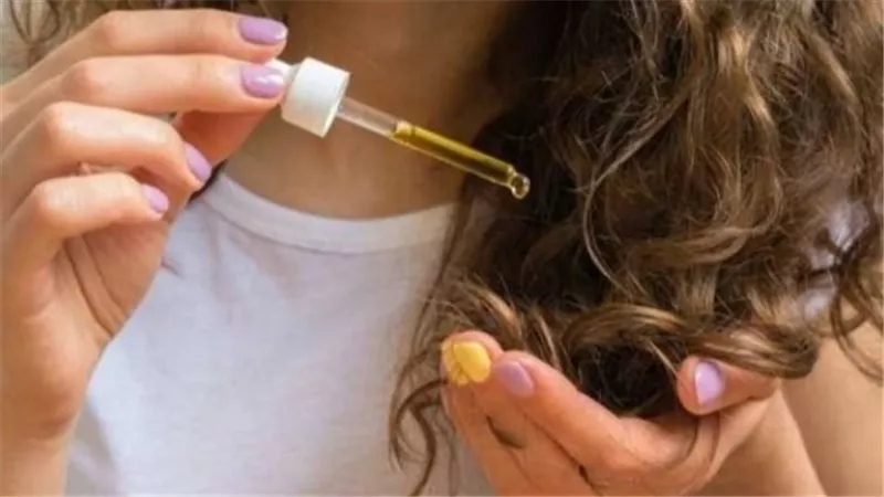 مع دخول الشتاء .. تعرفي على أفضل الزيوت الطبيعية لبشرة وشعر ناعم ورطب 	