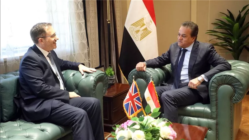 وزير الصحة يستقبل سفير المملكة المتحدة لبحث تعزيز التعاون الصحي المشترك