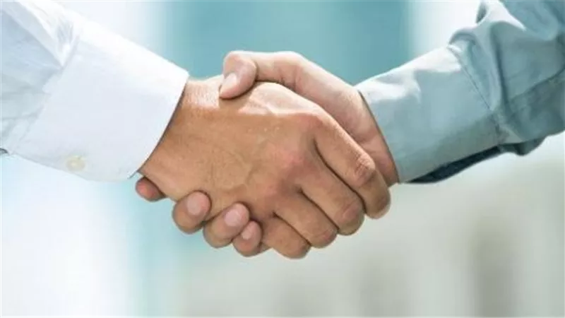 ما حكم تكرار إلقاء السلام بين الشخصين إذا التقيا بعد تفرق قريب؟