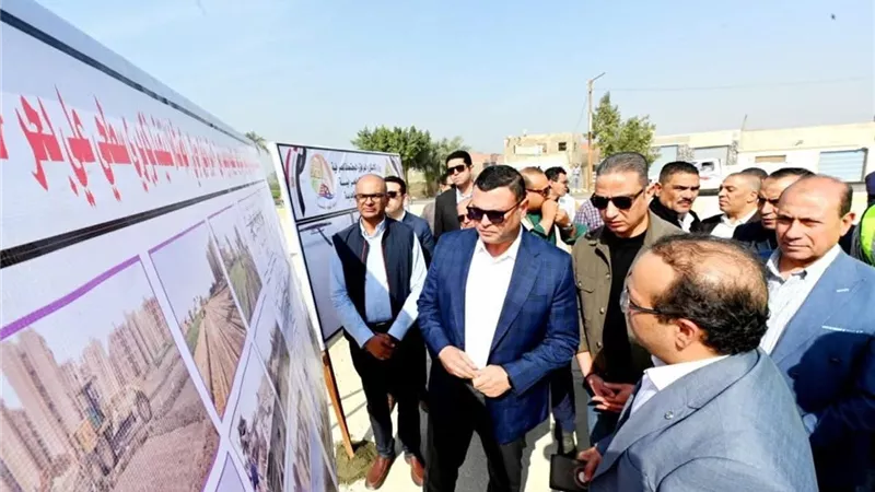 وزير الإسكان ومحافظ الفيوم يتفقدان مجمع محطات مياه الشرب بالعزب الجديدة