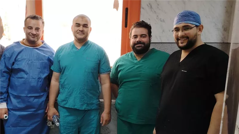 محافظ بني سويف يُثني على جهود فريق طبي في إجراء جراجة دقيقة لطفل 