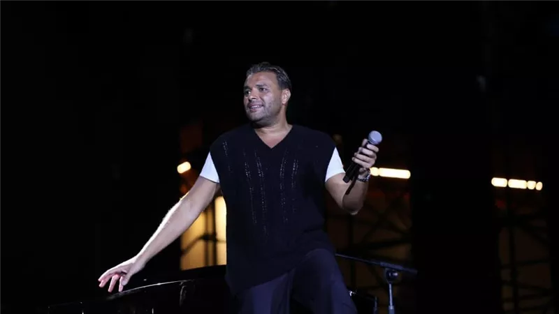 رامي صبري يشعل حفلاً أسطورياً كامل العدد بـ«أرينا القاهرة الجديدة» |صور