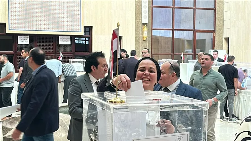 استمرار توافد المصريين للإدلاء بأصواتهم في انتخابات مجلس النواب بالسعودية