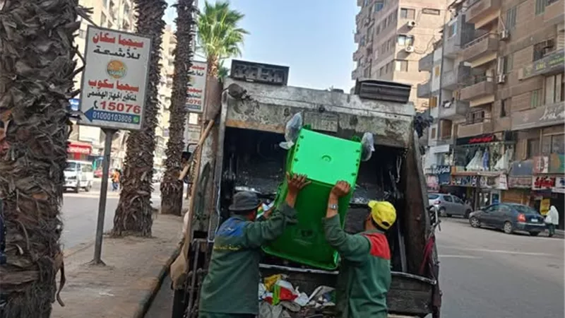 الجيزة تدعم شارع الملك فيصل بصناديق قمامة إضافية والمتابعة اليومية 