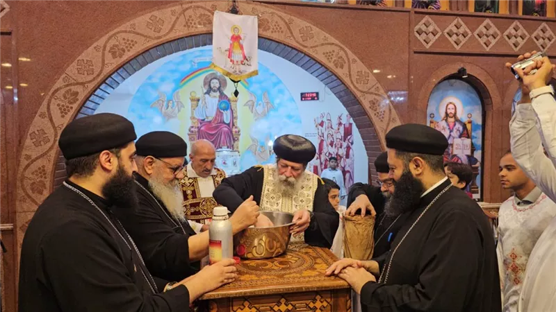 الأنبا إيلاريون يطيب رفات مارمينا في كنيسة غيط العنب بالإسكندرية