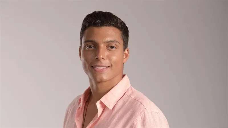 إهداءًا لروح عامر منيب.. خالد منيب يطرح أول ألبوم غنائي له 