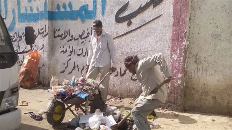 رفع 3 أطنان من القمامة في شوارع مدينة نجع حمادي بقنا |صور 