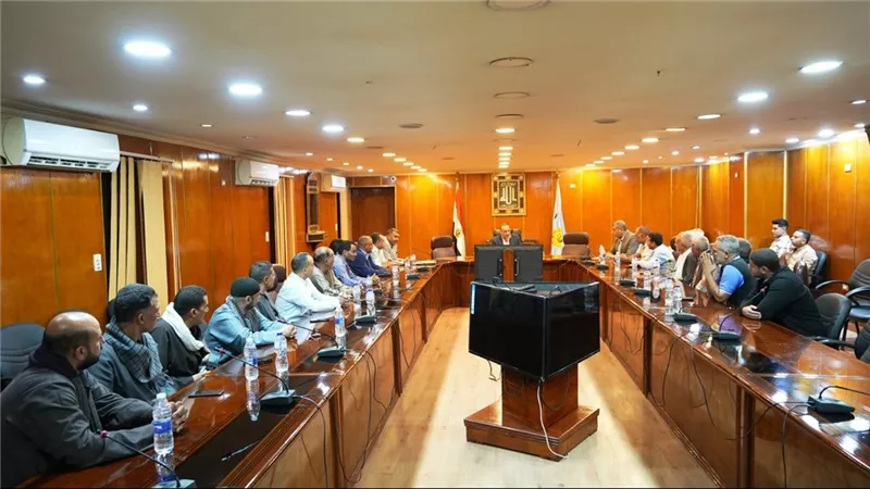 محافظ أسيوط يوجه بتشكيل كيان مؤسسي لمزارعي الرمان بالمحافظة
