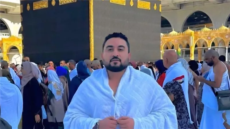 أداء صلاة الجنازة على جثامين المهندس المصرى وزوجته ونجله الرضيع بالحرم