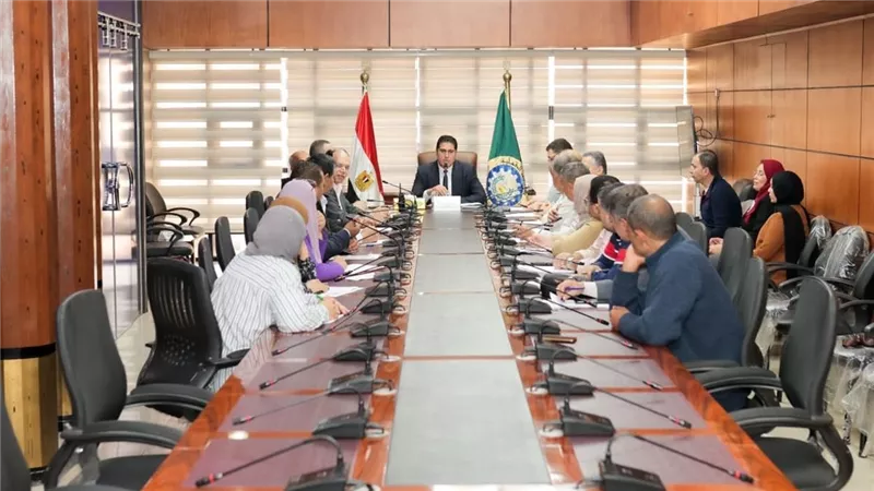 نائب محافظ الدقهلية يترأس اجتماع متابعة الأعمال بالمنطقة اللوجستية بطلخا