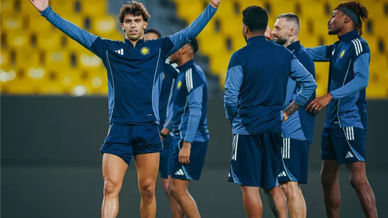دوري روشن: النصر يسعى لاستمرار الصدارة ضد الخليج | تشكيل الفريقين