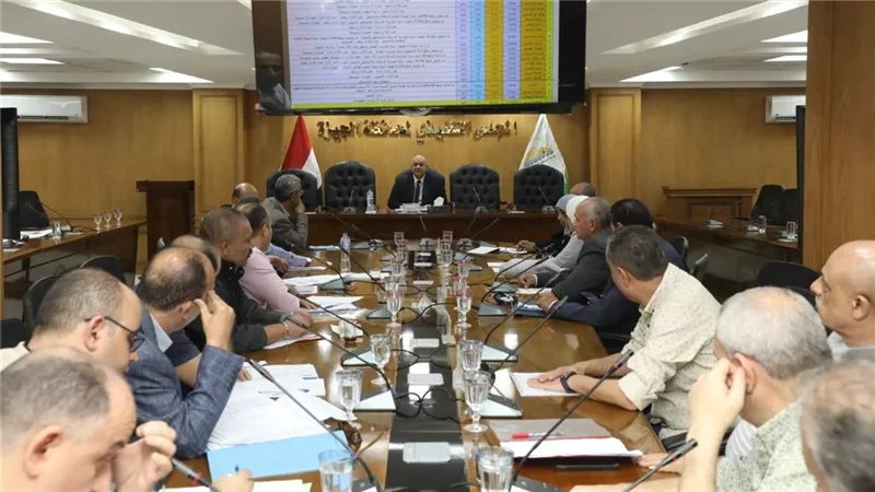 سكرتير عام محافظة الجيزة يتابع تنفيذ الخطة الاستثمارية وملف تقنين أراضي الدولة
