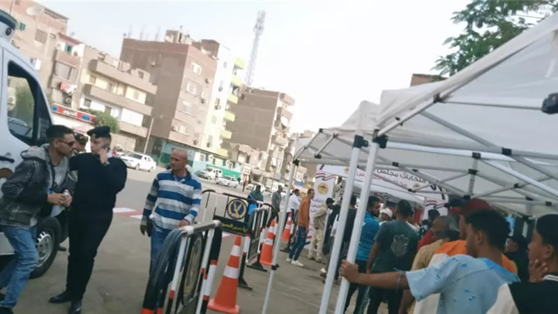 توافد الناخبين بالسويس على مراكز الاقتراع للإدلاء بأصواتهم بانتخابات النواب