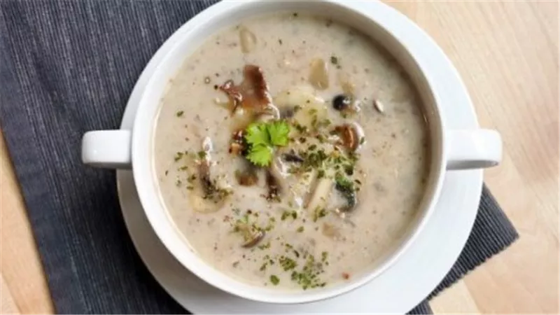 طريقة عمل شوربة المشروم بدون كريمة.. بأسهل الخطوات