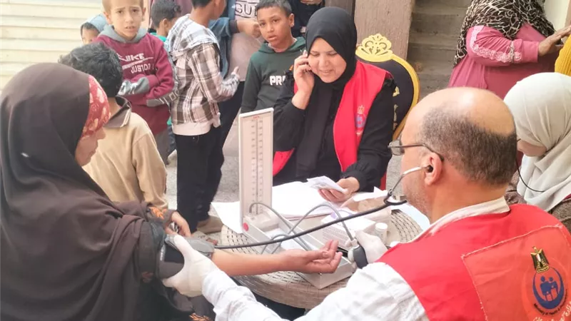 تقديم خدمات طبية وتوعوية خلال قافلة سكانية مجانية بالدلنجات بالبحيرة