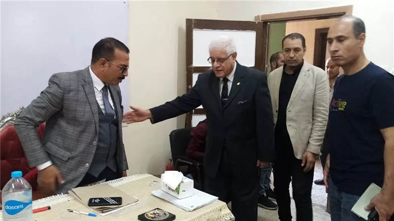 رئيس مدينة شبرا الخيمة يتابع سير العملية الانتخابية بعدد من اللجان