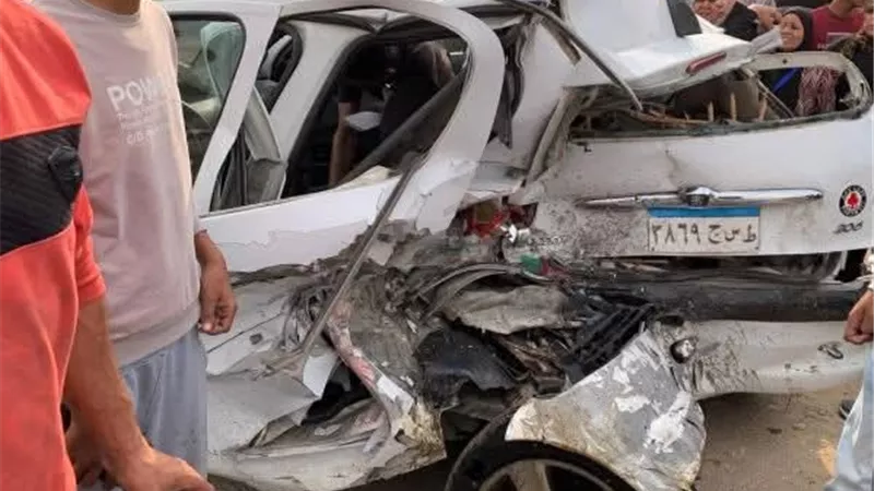 إصابة شخصين في تصادم سيارتين ملاكي بحي الجناين في السويس