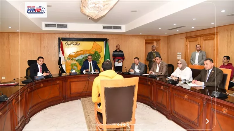 «الأنصاري» يوجه بتوفير مشروعات تنموية وفرص عمل وتراخيص أكشاك للأولى بالرعاية