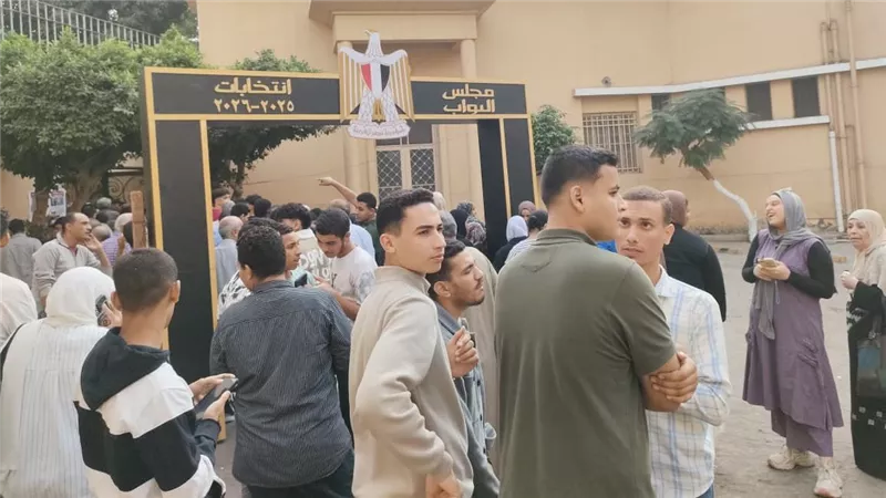 اللجان الانتخابية فى الظاهر تشهد إقبالا تاريخىا وسط إجراءات أمنيه مشددة