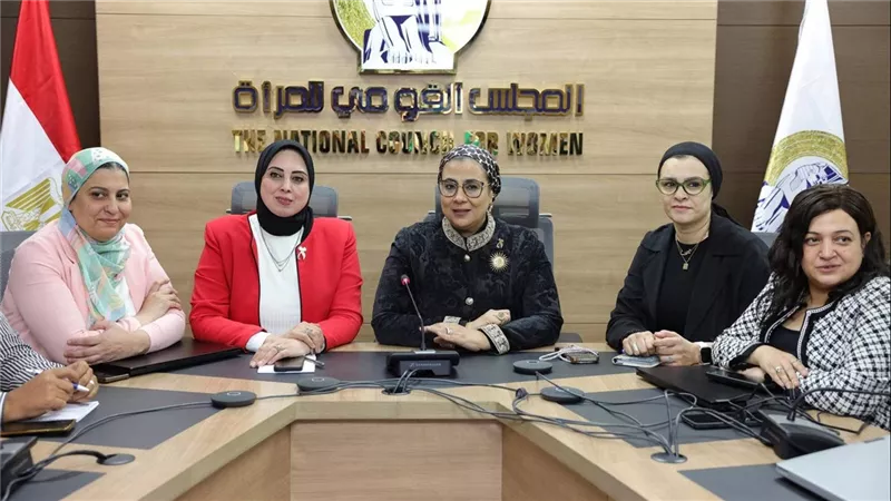 أمل عمار تتفقد غرفة العمليات المركزية بالمجلس القومي للمرأة خلال الانتخابات