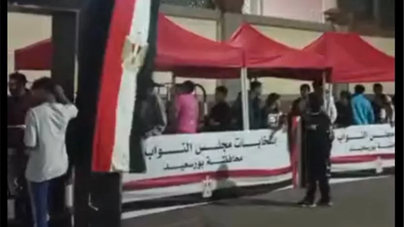  استمرار توافد الناخبين ببورسعيد للإدلاء بأصواتهم في أول أيام البرلمان