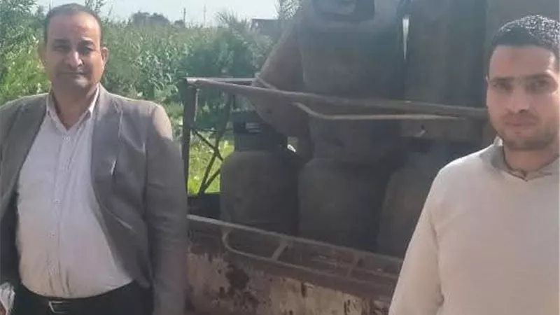 ضبط صاحب مخزن يقوم بتجميع أسطوانات الغاز المنزلي وبيعها بدون ترخيص بالبحيرة