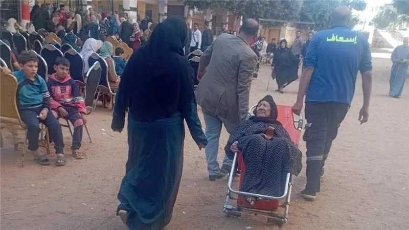 تواجد ملحوظ لكبار السن أمام لجان القناطر الخيرية بالقليوبية
