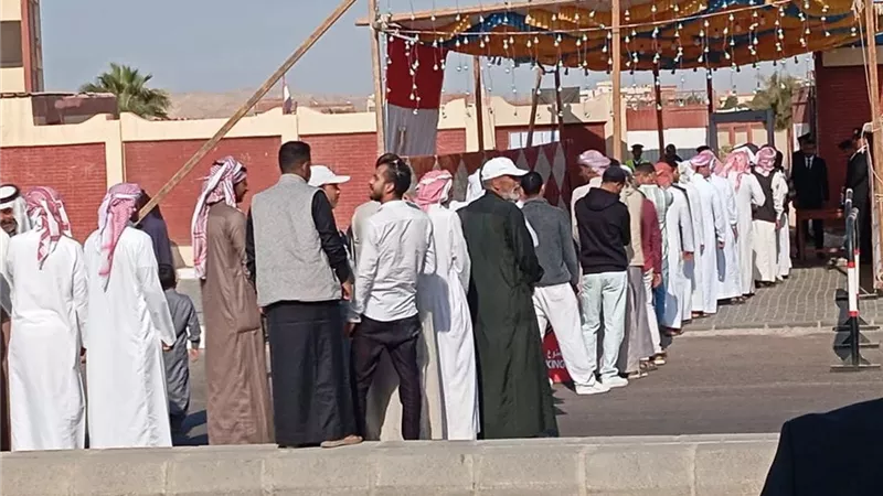 إقبال كثيف وطوابير في لجان جنوب سيناء في مدارس جيل أكتوبر 