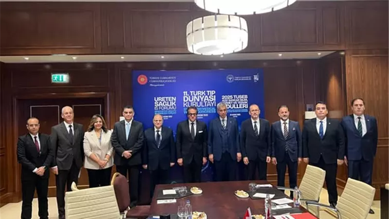 وزير الصحة يلتقي نظيره التركي  لبحث تعزيز وتفعيل التعاون الصحي بين البلدين