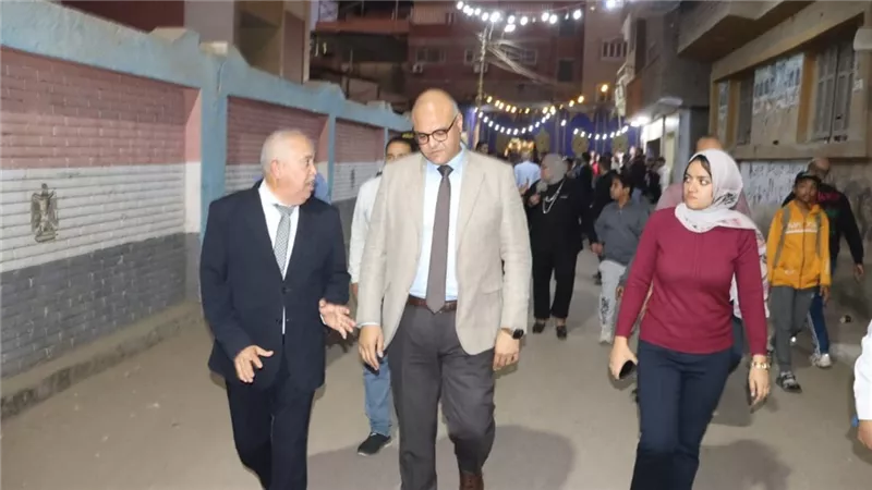 محافظ القليوبية يتفقد لجان طوخ في الفترة المسائية.. ويؤكد انتظام عملية التصويت