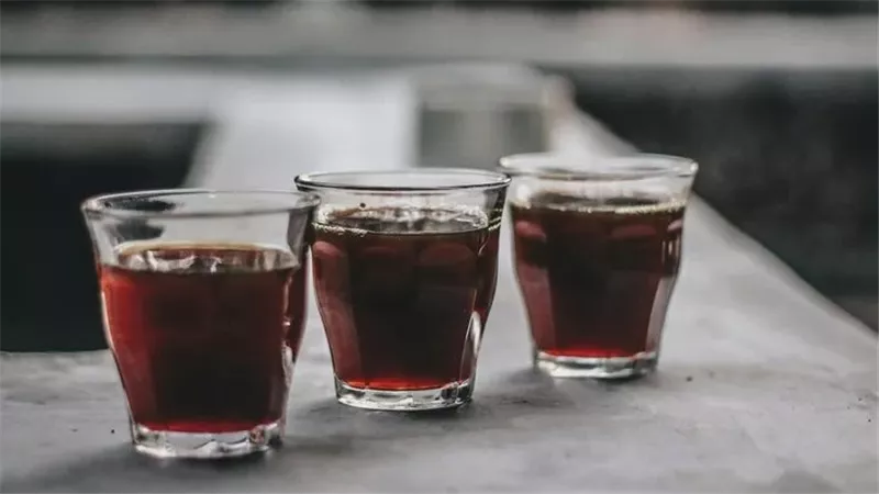 تناول المشروبات الغازية تزيد من خطر الإصابة بالاكتئاب عند النساء