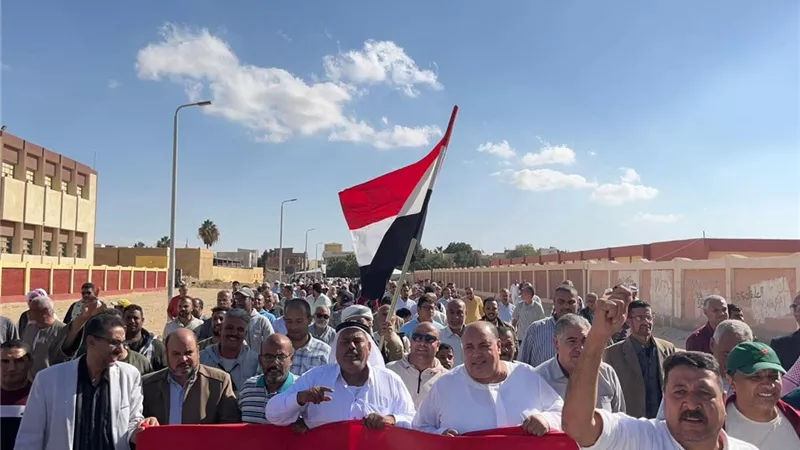 أهالي رأس سدر بجنوب سيناء يتوافدون للإدلاء بأصواتهم في انتخابات مجلس النواب 