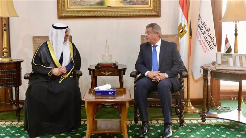 رئيس الأعلى للإعلام ووزير الإعلام الكويتي يبحثان سبل التعاون المشترك