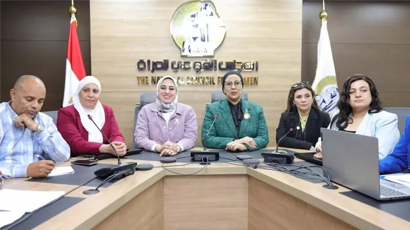  أمل عمار تتفقد سير العملية الانتخابية بالغرفة المركزية بالقومي للمرأة