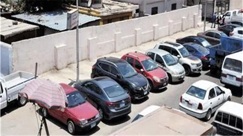 قانون البناء الجديد يفرض اشتراطات صارمة لإيواء السيارات وتأمين المنشآت