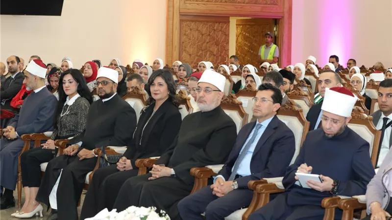 وزير الأوقاف: المرأة عماد المجتمع وصانعة الأجيال تسهم بعطائها في ميادين النهضة