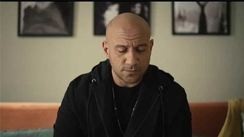 حسين حجاج يكشف دورًا خفيًا للفنان أحمد مكي في دعم المنتخب الوطني